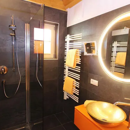 Chalet In With Bubble Bath, Sauna, Balcony, Terrace Капрун